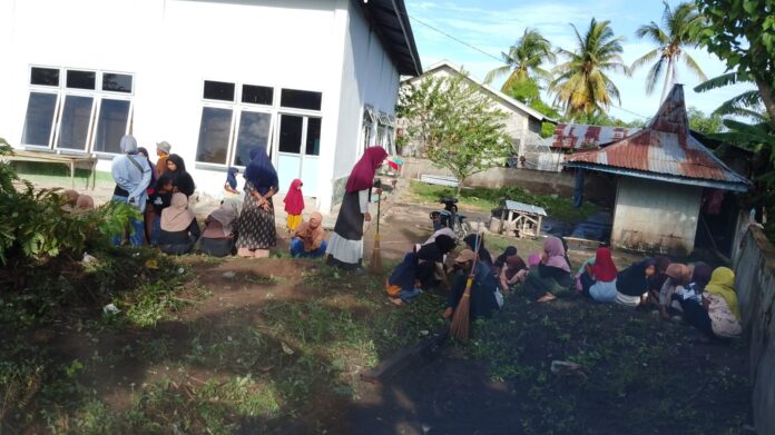 Remaja Masjid Tonggurambang Gelar Aksi Bersih Masjid
