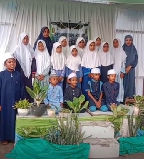 Semangat Santri Al-Fazza di Tengah Keterbatasan