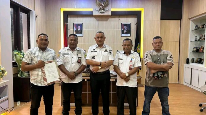 Bupati Buru Dukung Pembinaan Atlet Tinju Muda