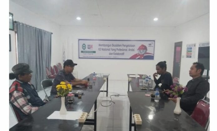 Kunjungan sejumlah pihak di kantor perusahaan di Lambo, Selasa (09/06/2026).