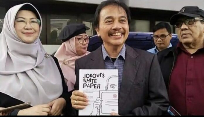 Roy Suryo dan Dokter Tifa Jalani Pemeriksaan Lanjutan