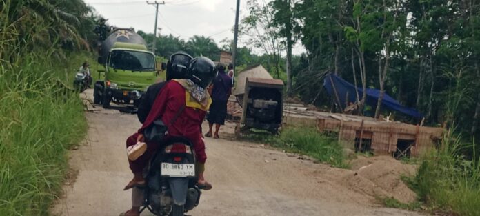 Jembatan Megang Sakti