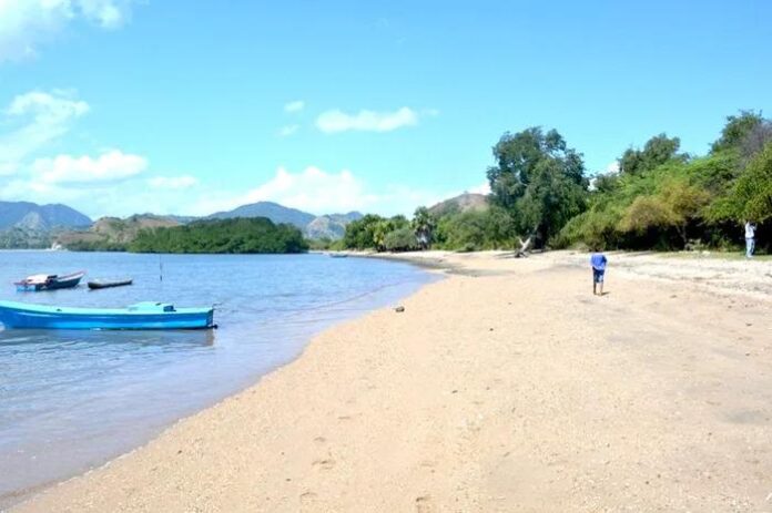 Panorama wisata alam Kabupaten Nagekeo di Pulau Flores, Nusa Tenggara Timur