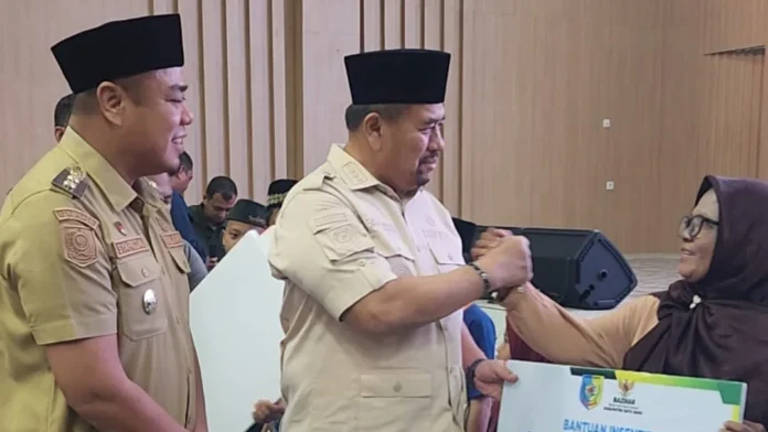 Pemkab Batu Bara Salurkan Insentif bagi 859 Penerima