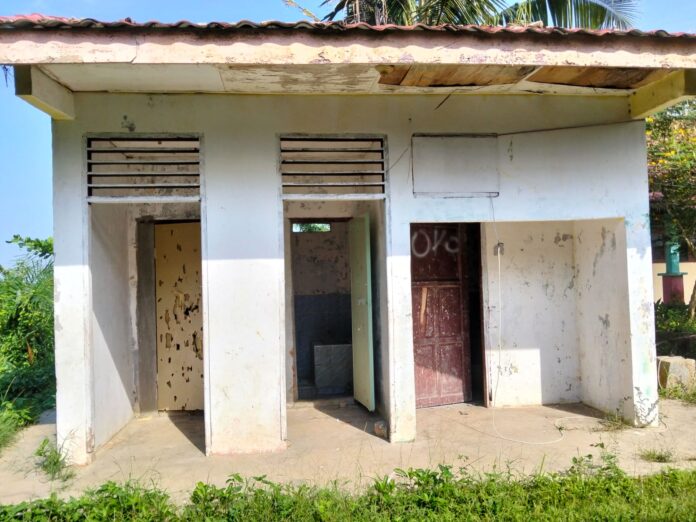 Toilet Rusak, Siswa SMPN 2 SATU ATAP Asahan ke Masjid