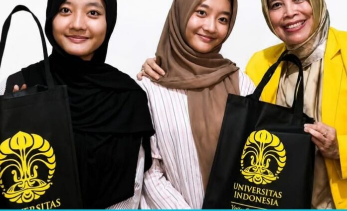Putri Kembar Asal Pesisir Barat Lolos FK dan FH UI