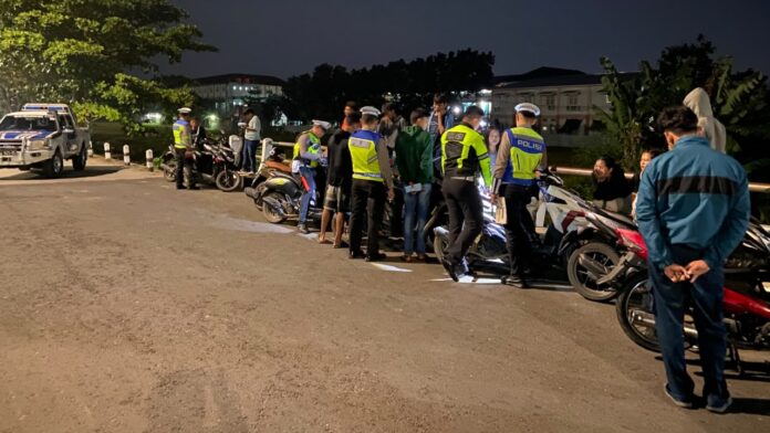 Prof Sutan Nasomal mengapresiasi Patroli Skala Besar Polres Pekalongan Kota dalam mengantisipasi street crime dan balap liar di akhir pekan