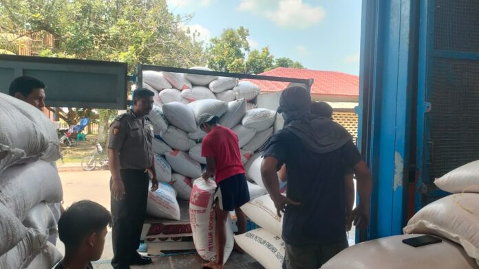 Pengiriman jagung Polres Batu Bara ke Bulog Asahan untuk mendukung ketahanan pangan