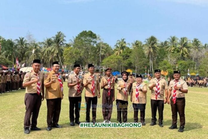 Wakil Bupati Pesisir Barat Irawan Topani menghadiri HUT Pramuka ke-65 dan Perkemahan LT-II Kwarran Pesisir Utara 2026