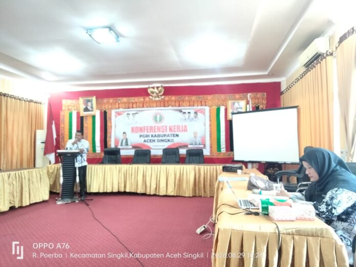 Prof. Sutan Nasomal Dewan Pakar PGRI Aceh Singkil
