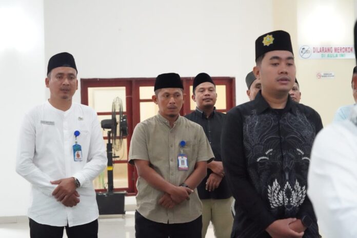 Foto Bupati Padang Lawas Utara saat menghadiri kegiatan Maulid Nabi di Masjid Raya Gunungtua
