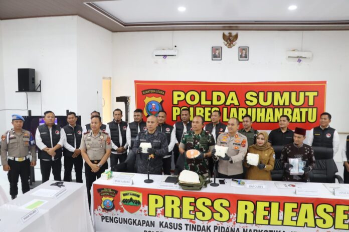 Polres Labuhanbatu mengamankan 3,87 kilogram sabu dalam bus ALS