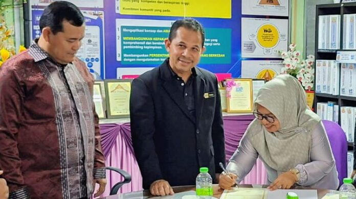 SMA Negeri 1 Woyla Barat menjalin MoU dengan SMK Sultan Ahmad Kuala Terengganu Malaysia